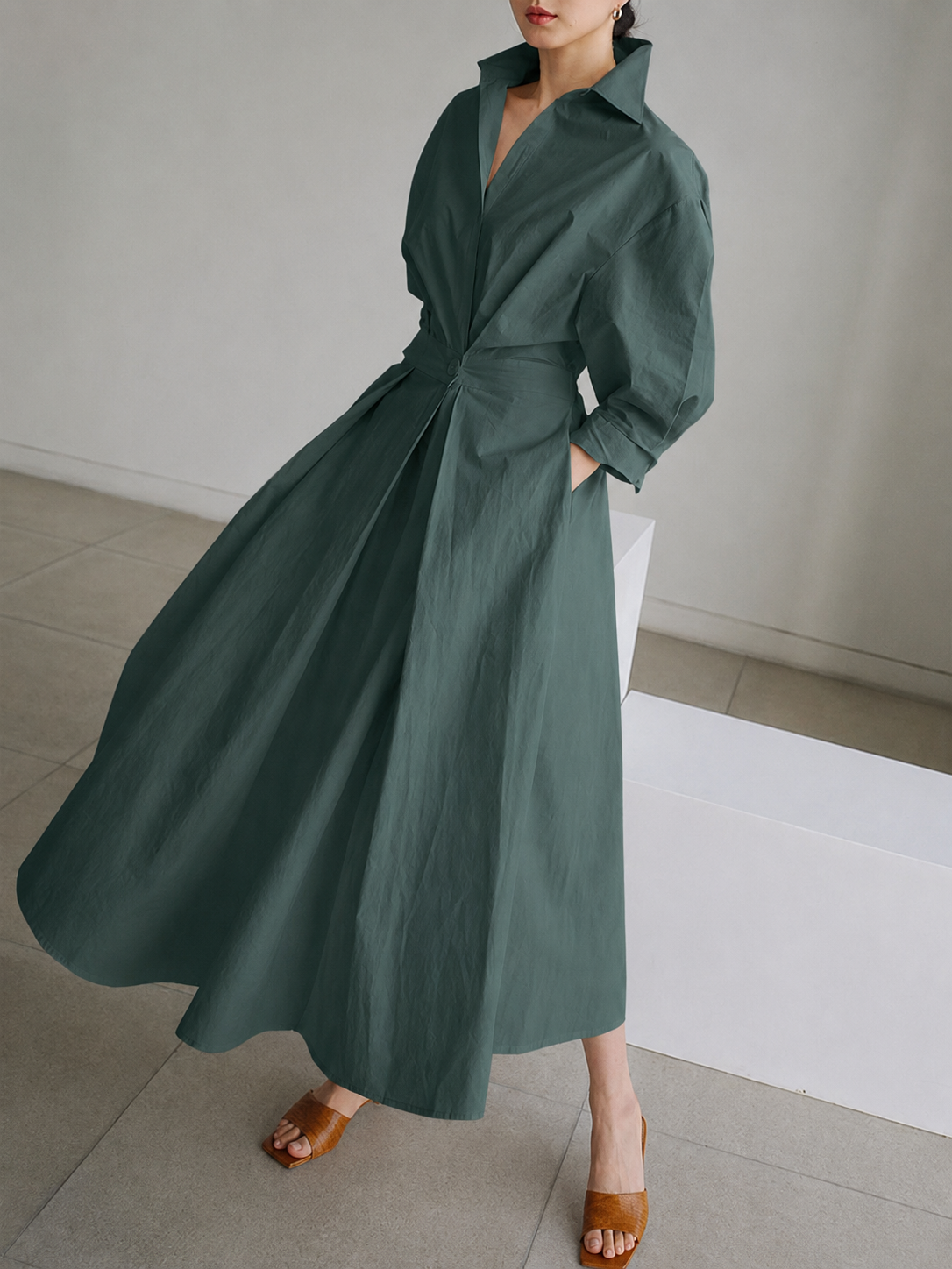 Elegant skjortekjole med knapper