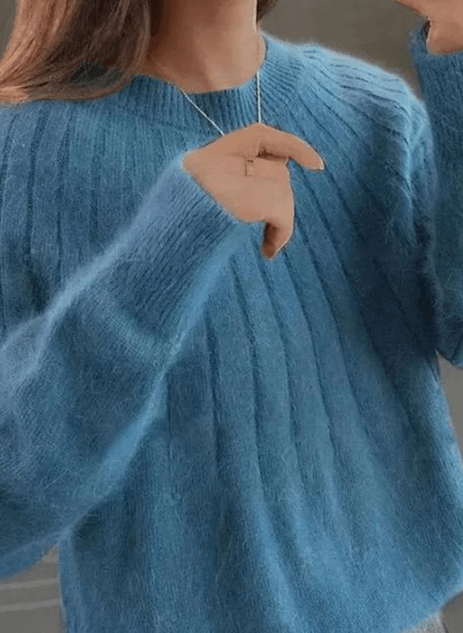 Fluffy striktrøje – Elegant & varm
