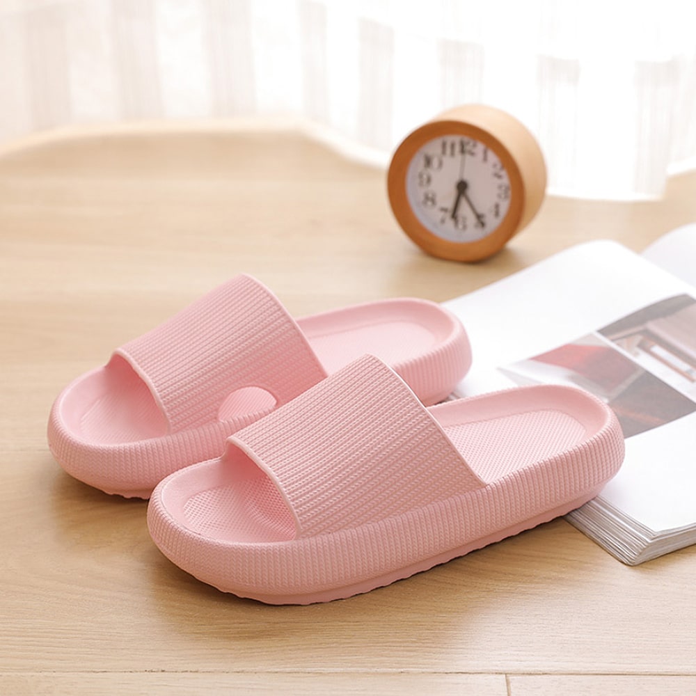 Slippers og tøfler – Bløde og skridsikre i flere farver