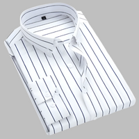 Alsidig stribet button-down-skjorte
