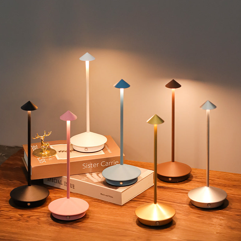Bordlampe | Trådløs frihed | Touch-dæmper, USB-opladning