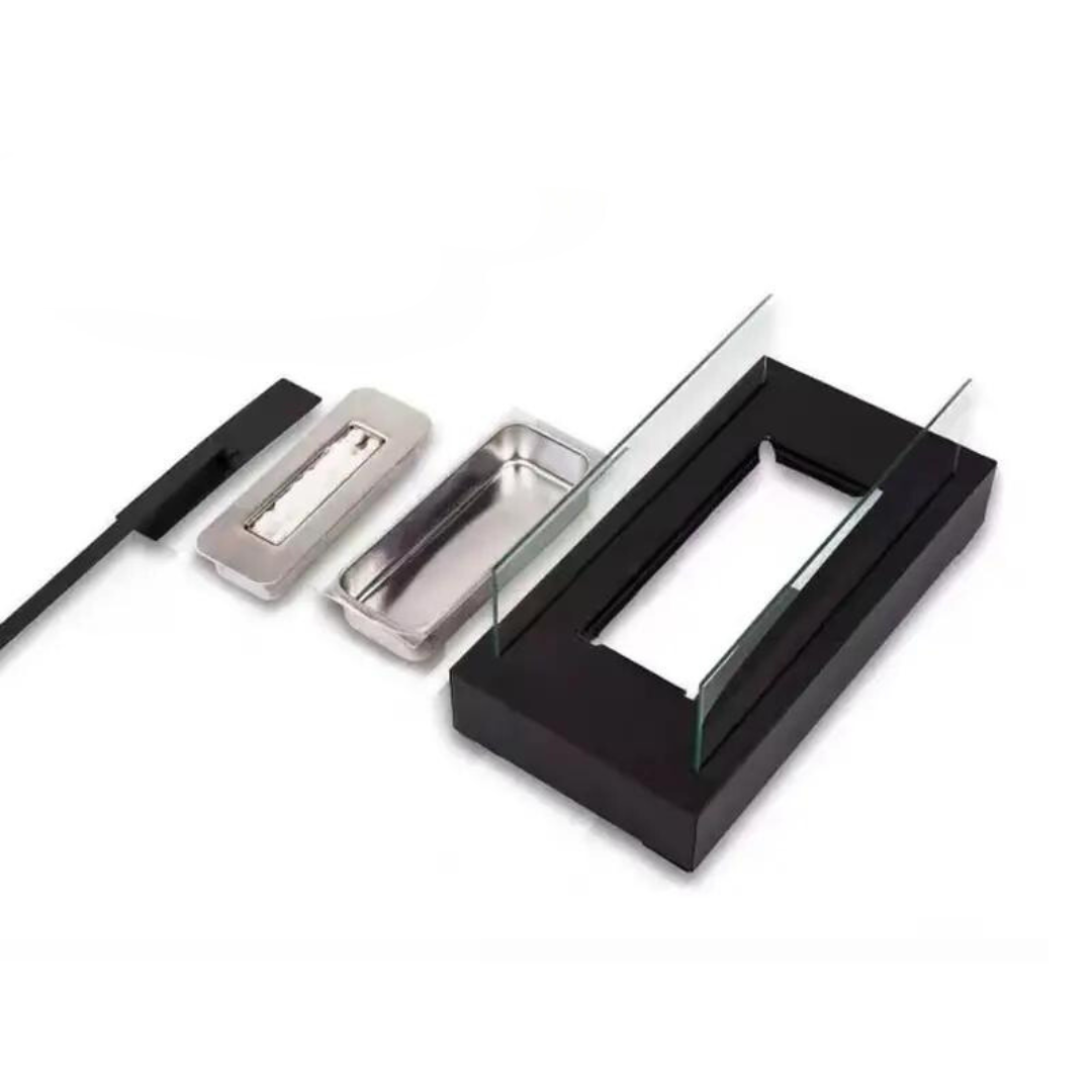 Bordslampe og bioethanol-bordpejs i moderne design