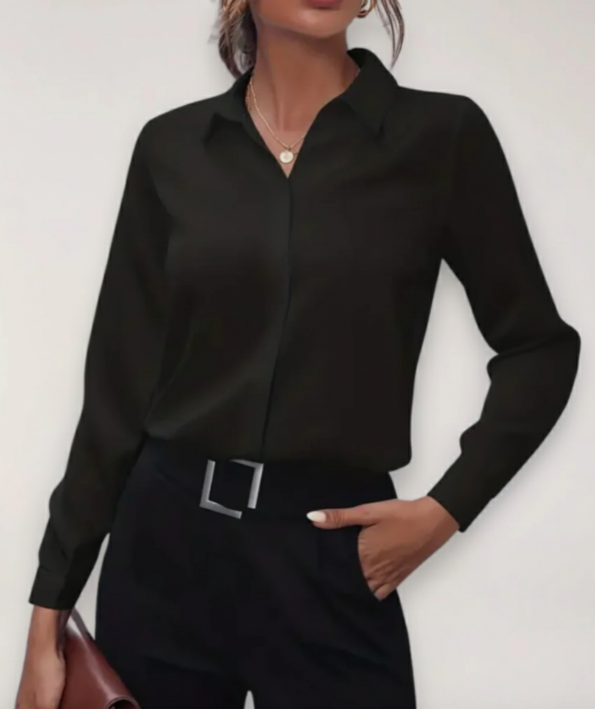 Damebluse med lange ærmer og knapper