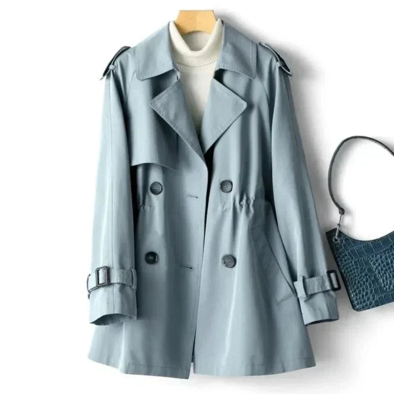 Dobbeltradet trenchcoat med klassisk revers til damer