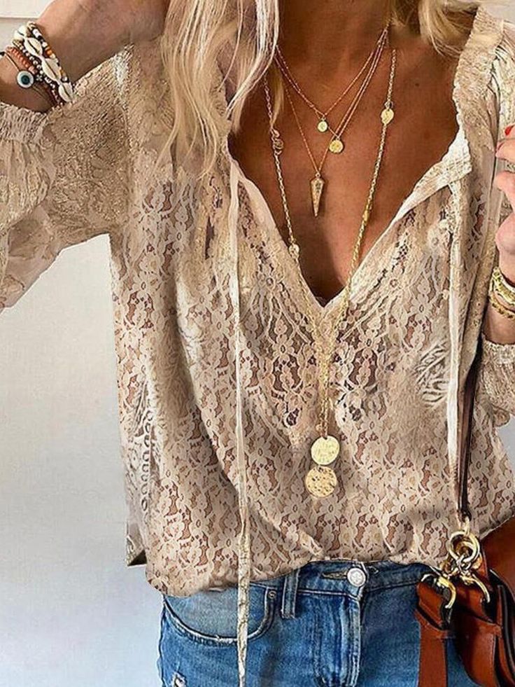 Elegant boho-bluse med cutout-halsudskæring