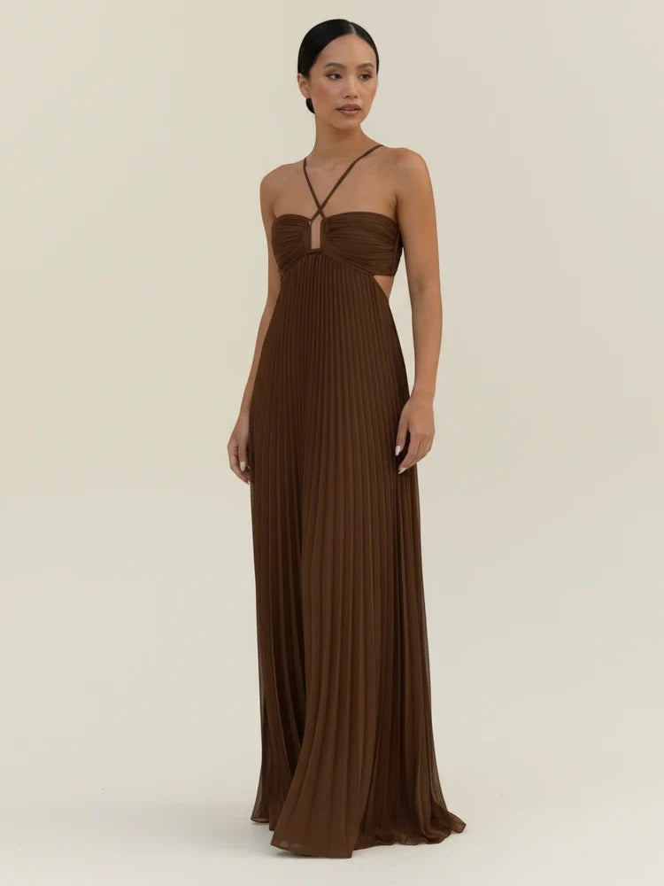 Elegant plisseret maxikjole med halterneck og bar ryg