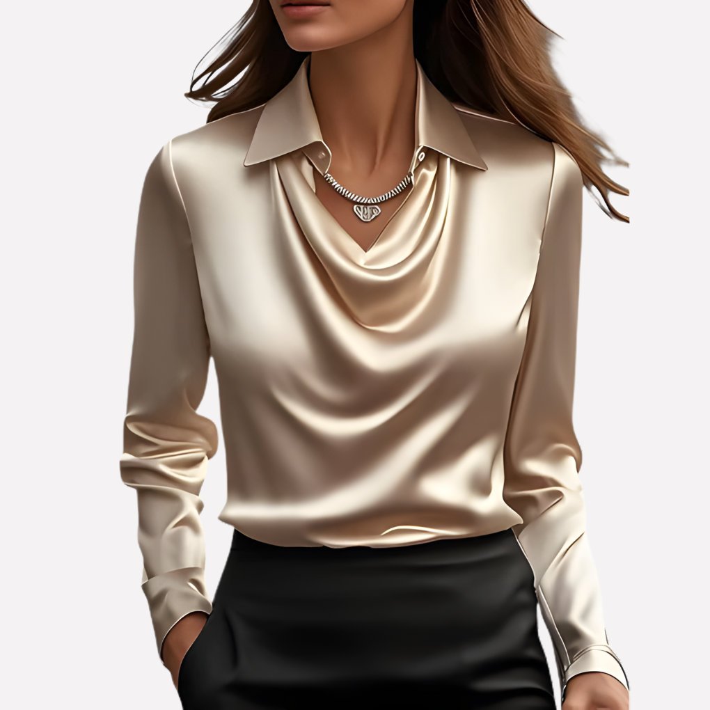 Elegant satinbluse med draperet halsudskæring til damer