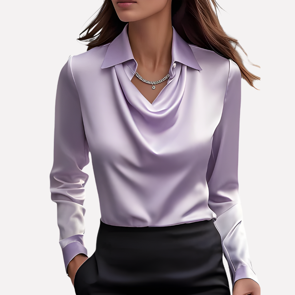 Elegant satinbluse med draperet halsudskæring til damer