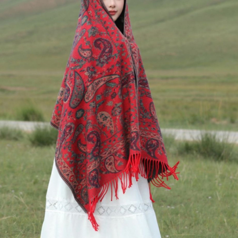 Elegant vinterponchosjal med paisleymønster