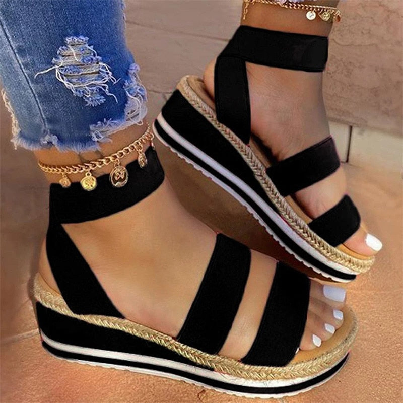 Espadrille-kilesandaler til damer med åben tå og krydsede remme