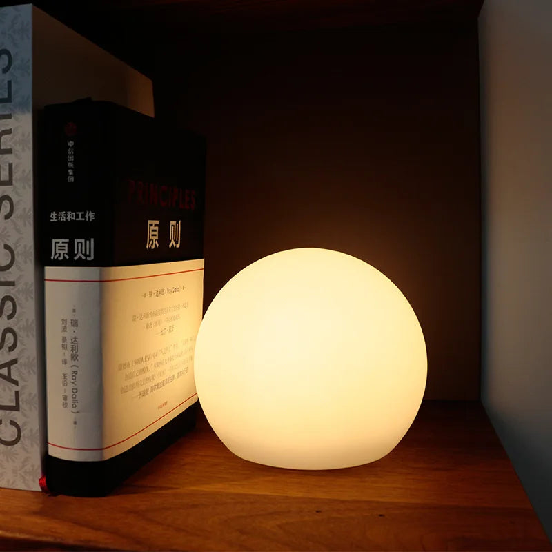 Farverig trådløs LED-bordlampe med fjernbetjening