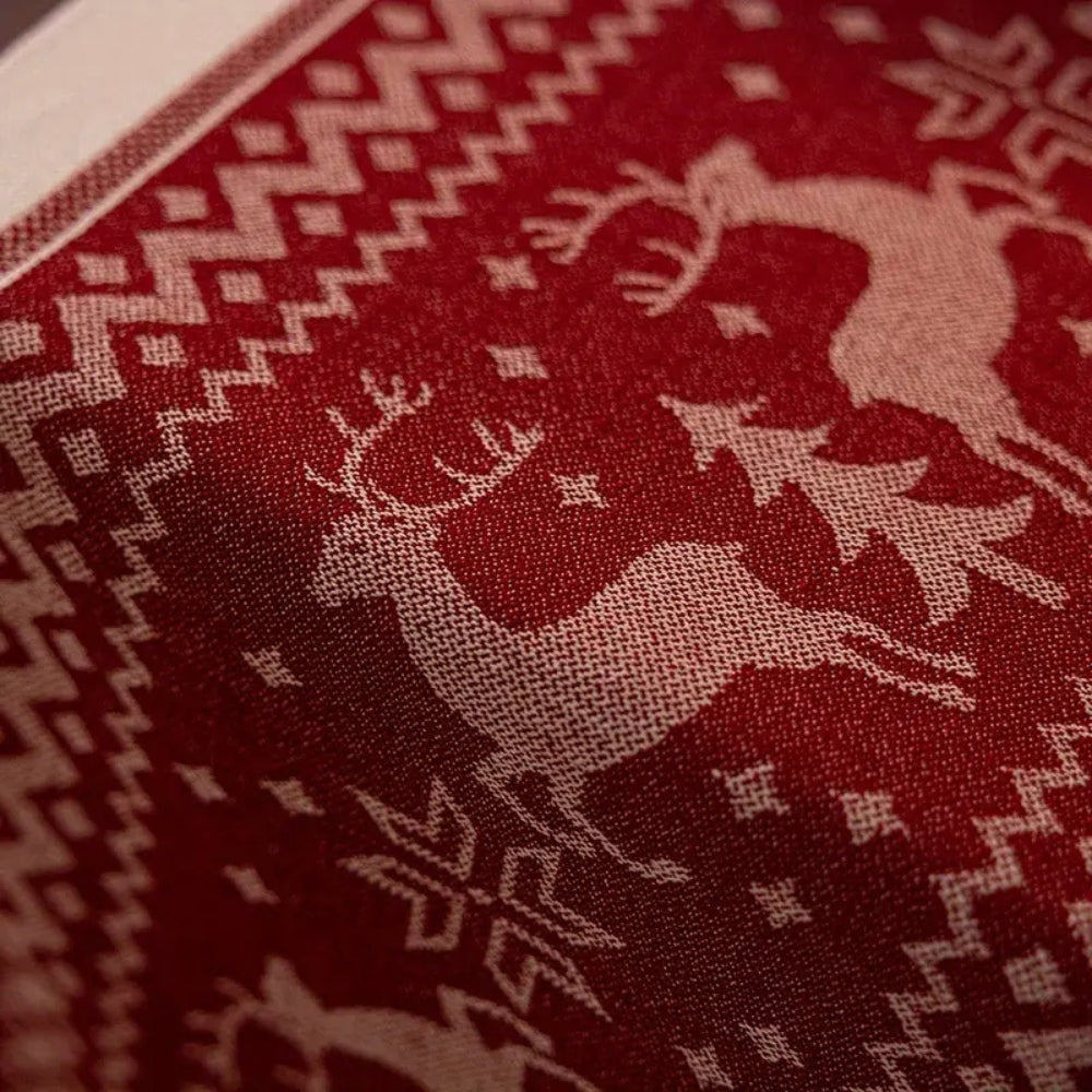 Festlig julebordløber med elg