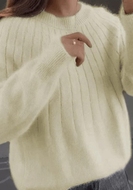 Fluffy striktrøje – Elegant & varm