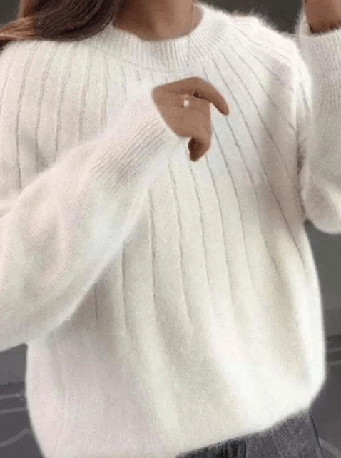 Fluffy striktrøje – Elegant & varm