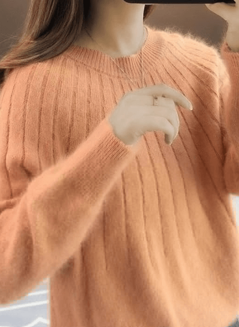 Fluffy striktrøje – Elegant & varm