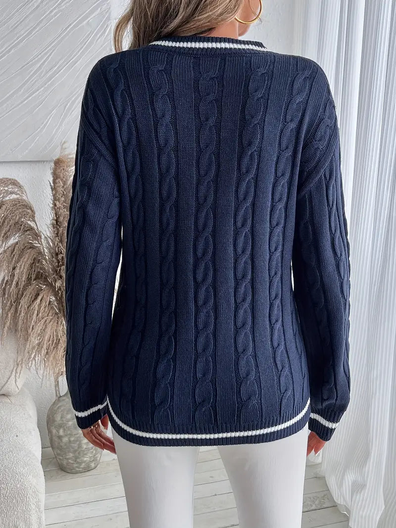 Kabelstrikket sweater med V-hals til damer