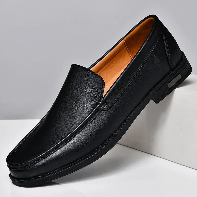 Klassiske slip-on loafers for stil og komfort
