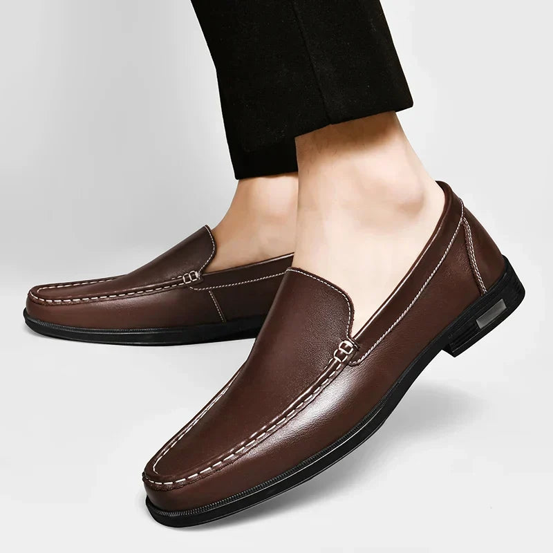Klassiske slip-on loafers for stil og komfort
