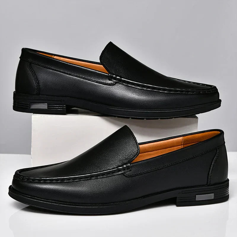 Klassiske slip-on loafers for stil og komfort
