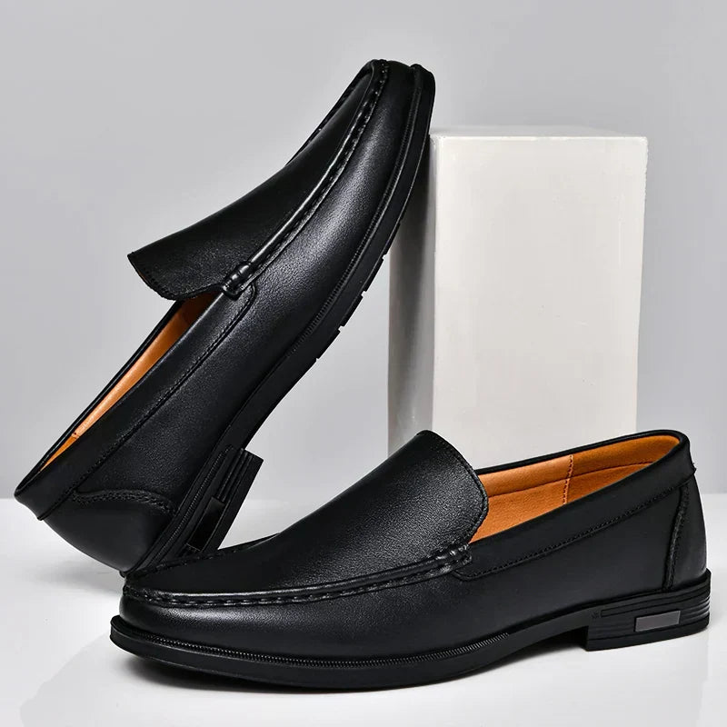 Klassiske slip-on loafers for stil og komfort