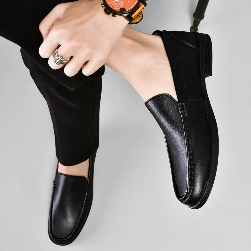 Klassiske slip-on loafers for stil og komfort