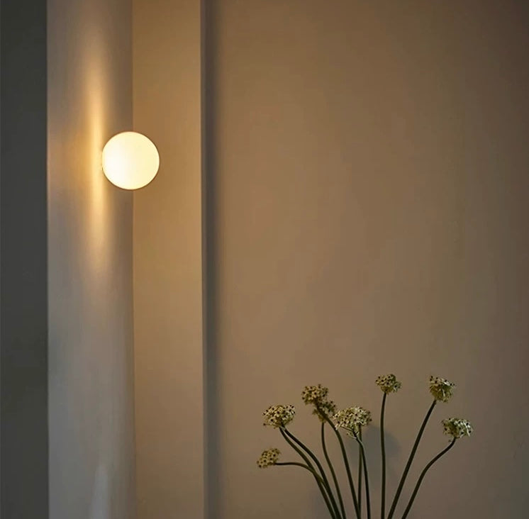 Kugleformet væglampe - Moderne glasvæglampe - Elegant indendørsbelysning