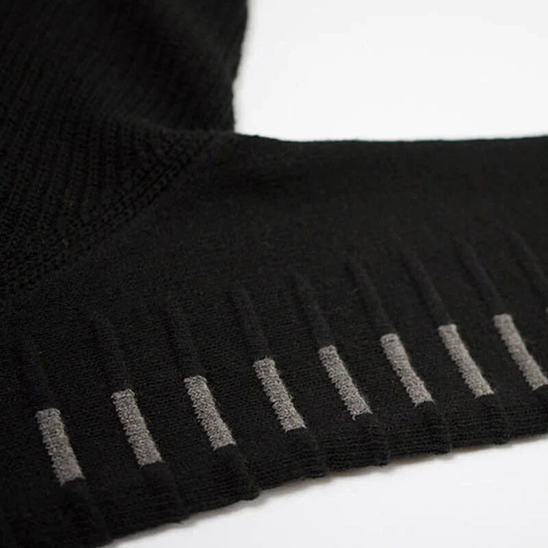 Lang plisseret strikket pullover til mænd