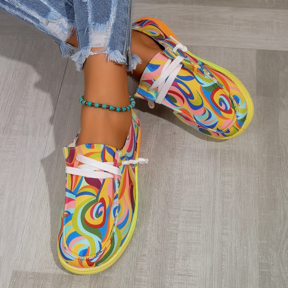 Mønstrede damesneakers med flad sål