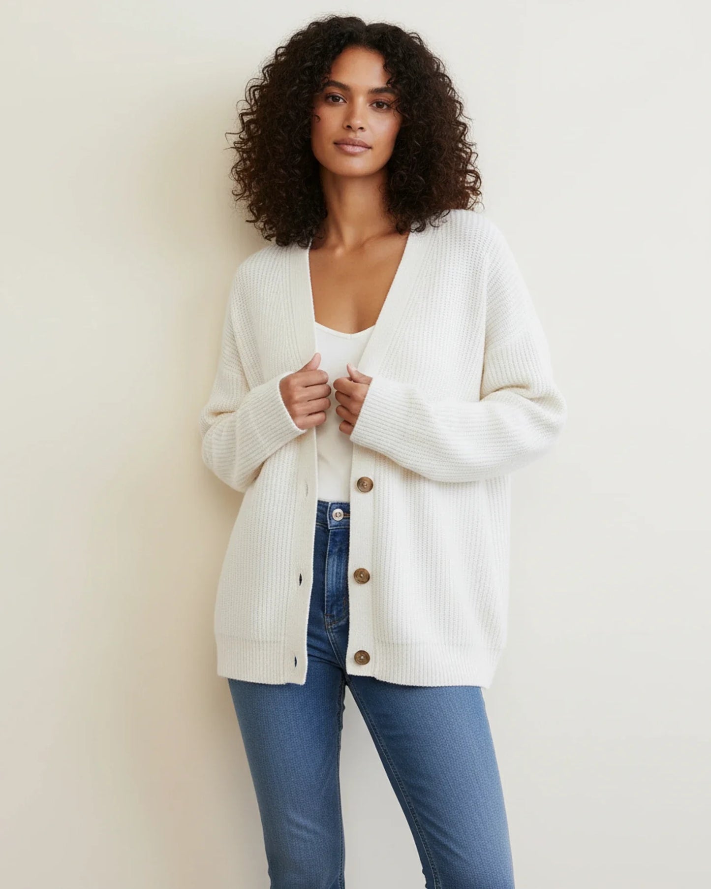 Oversized cardigan med V-hals og knapper til damer