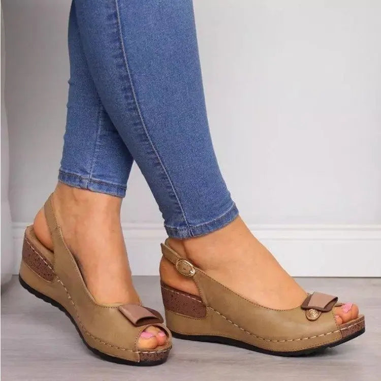 Peep toe-kilesandaler med slingback til damer