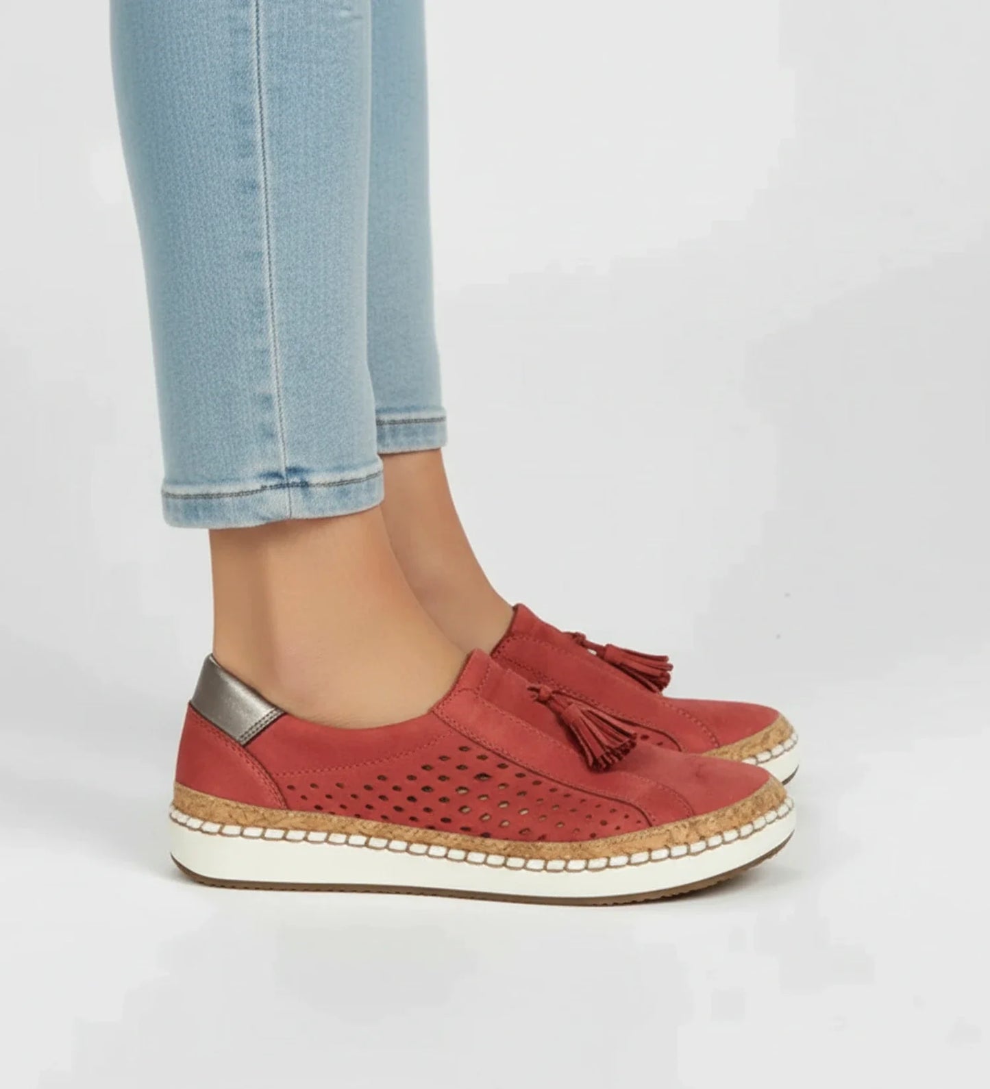 Perforerede slip-on loafer-sneakers med kvast til kvinder