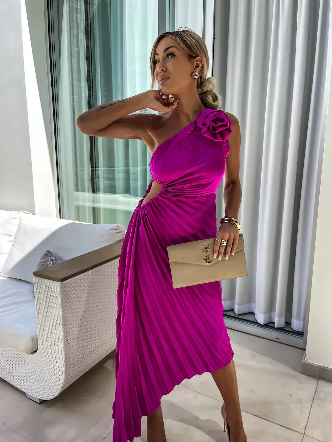 Plisseret one-shoulder midikjole til damer