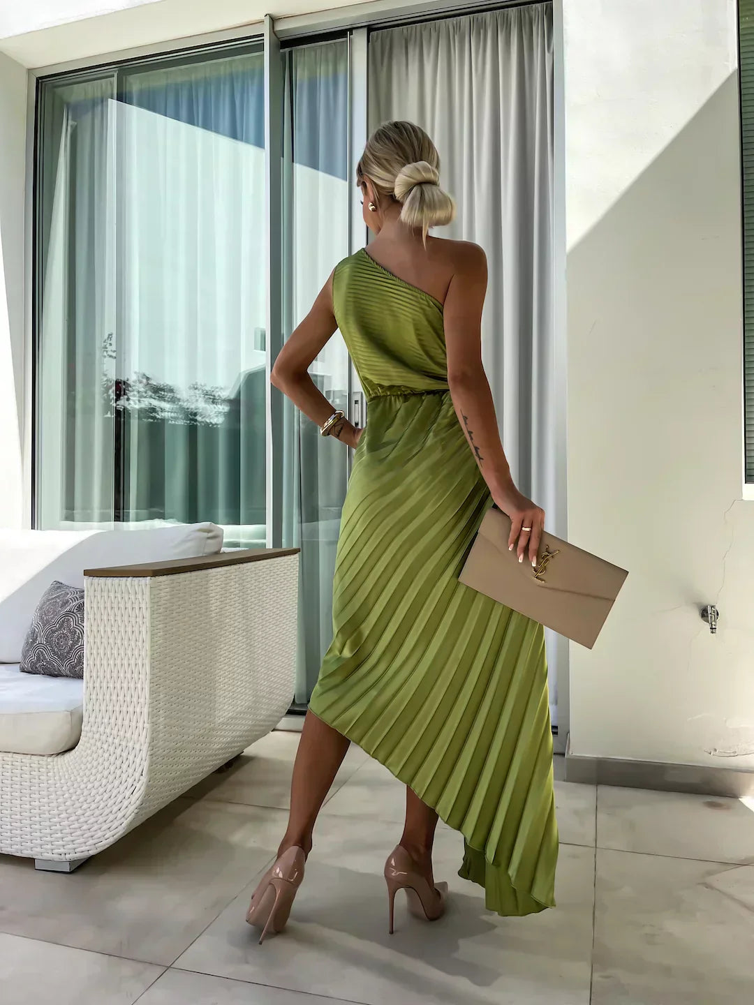 Plisseret one-shoulder midikjole til damer