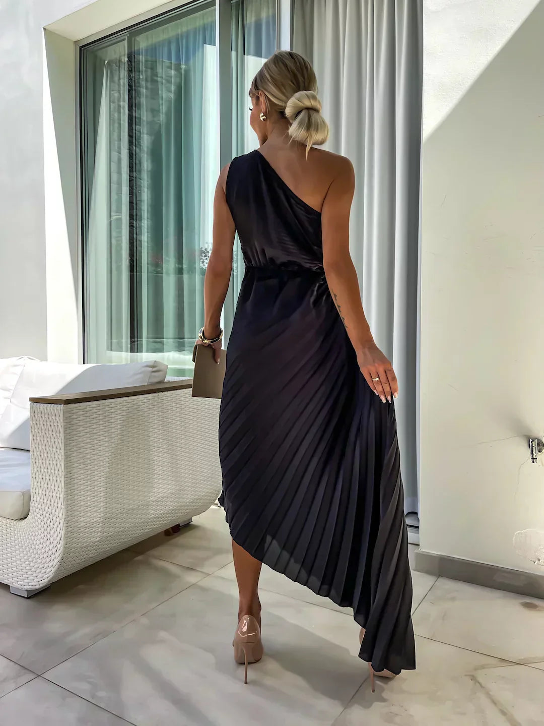 Plisseret one-shoulder midikjole til damer