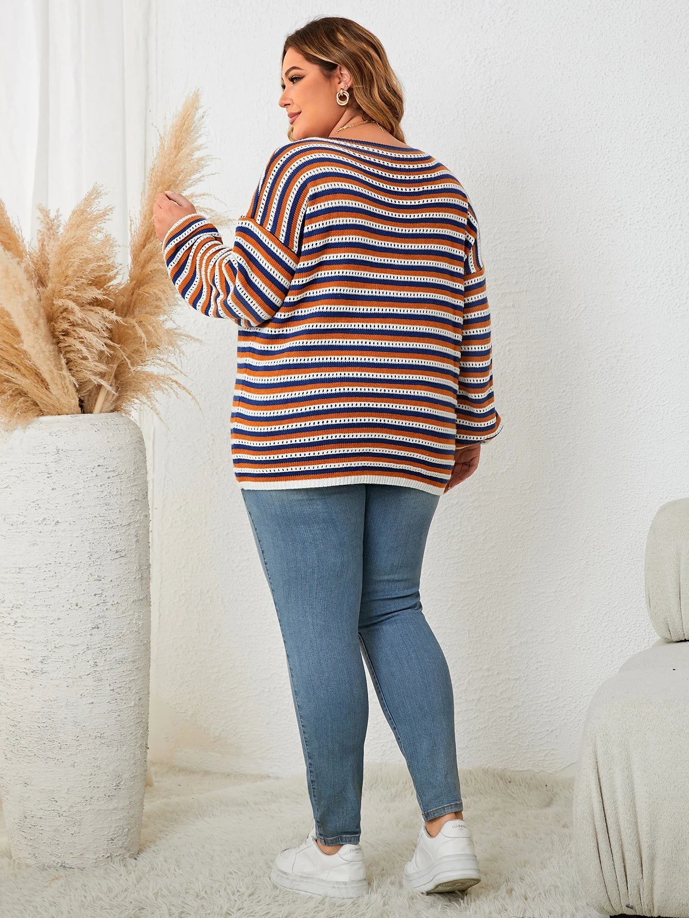 Plus size-pullover i uldblanding med efterårsstriber