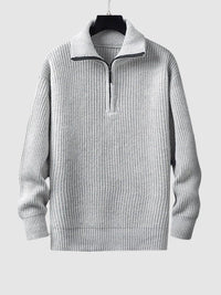Ribstrikket herresweater med kort lynlås