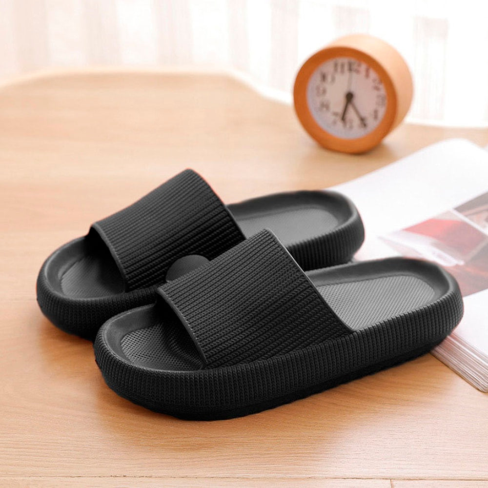 Slippers og tøfler – Bløde og skridsikre i flere farver