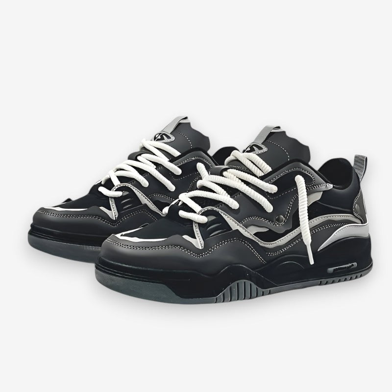 Snøresneakers med tyk sål og geometrisk mønster