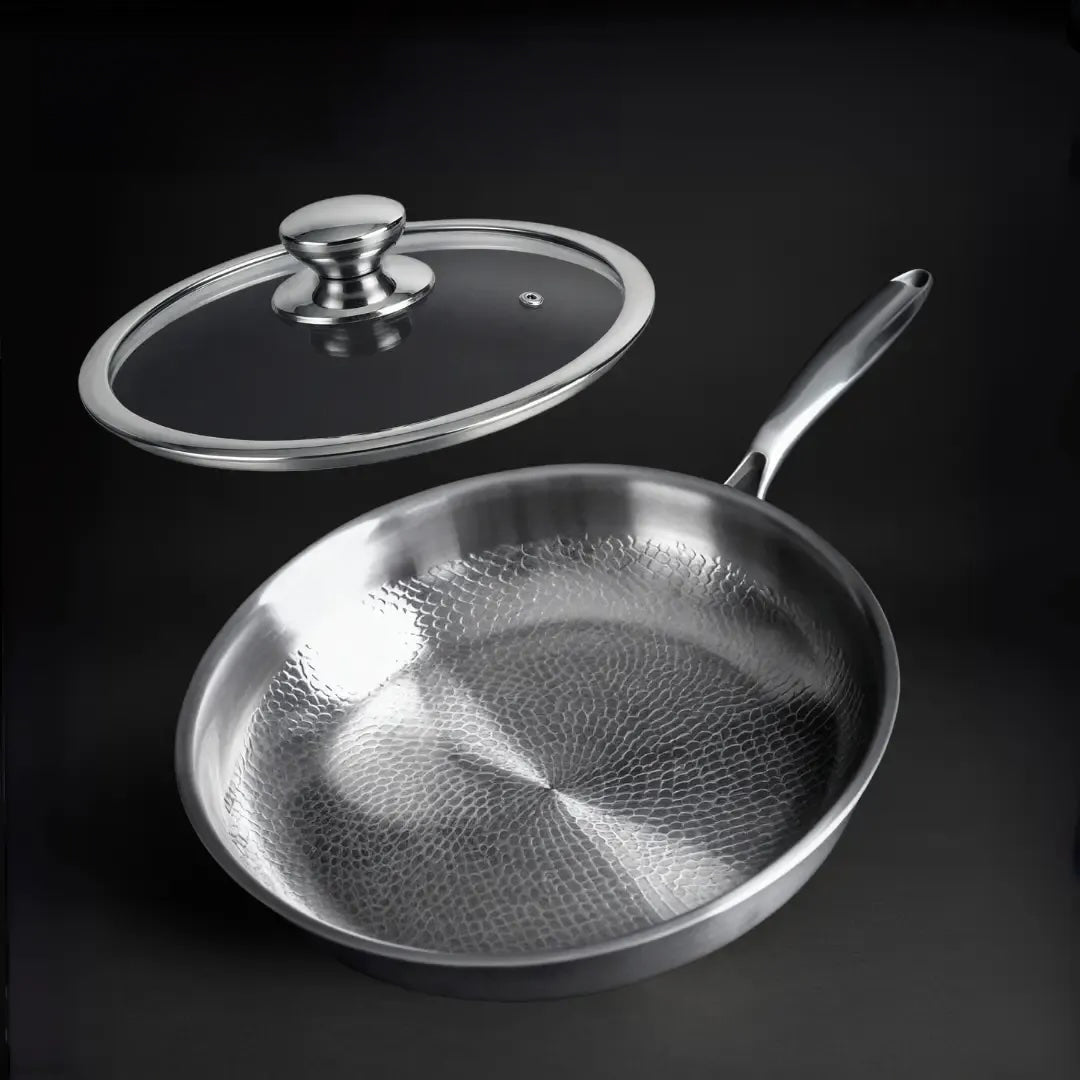Stegepande i ren titanium med hamret struktur – Naturlig non-stick, uden belægning, egnet til induktion