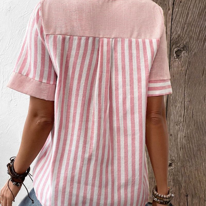 Stribet damebluse med knaplukning