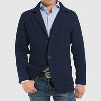 Strikket herreblazer med to knapper