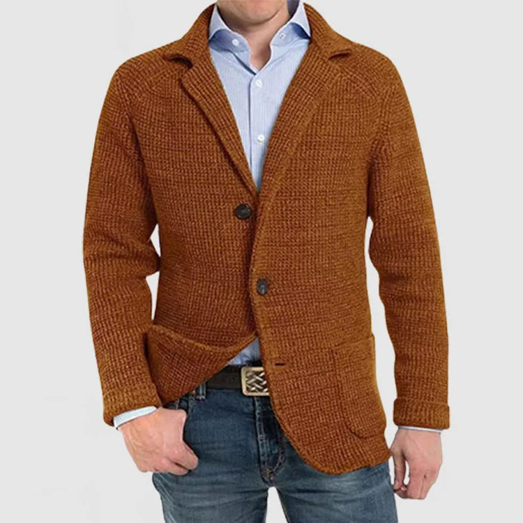 Strikket herreblazer med to knapper