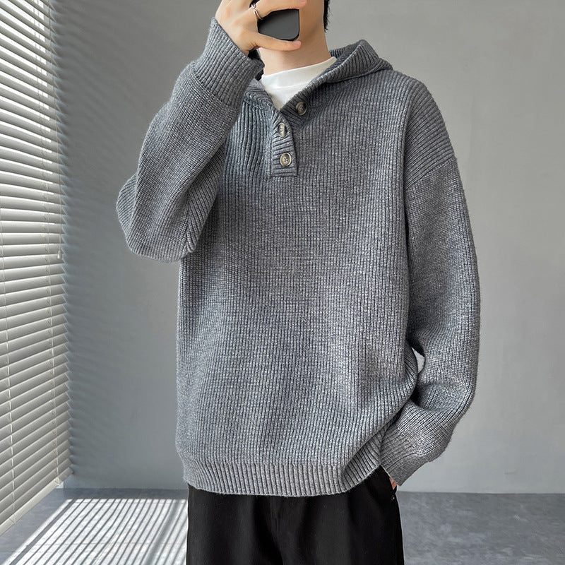 Strikket pullover til mænd med knapstolpe og hætte