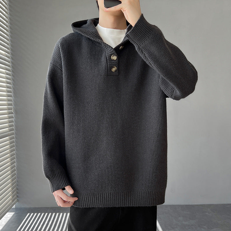 Strikket pullover til mænd med knapstolpe og hætte