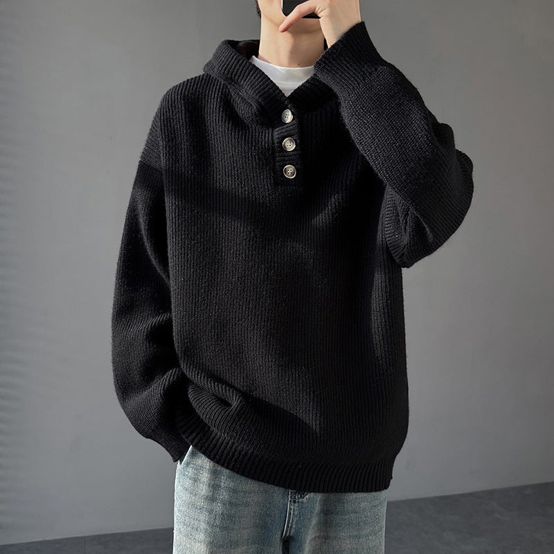 Strikket pullover til mænd med knapstolpe og hætte