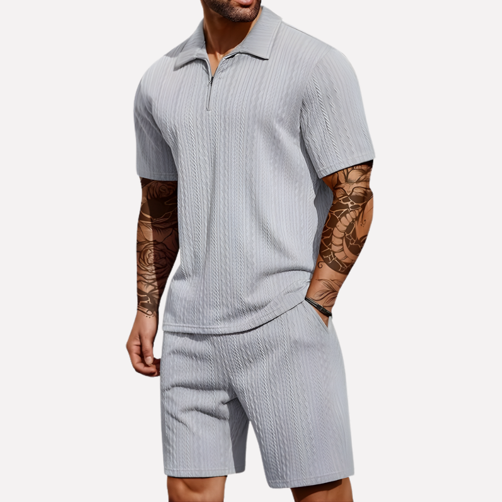 Struktureret polo med kvart lynlås og shorts-sæt
