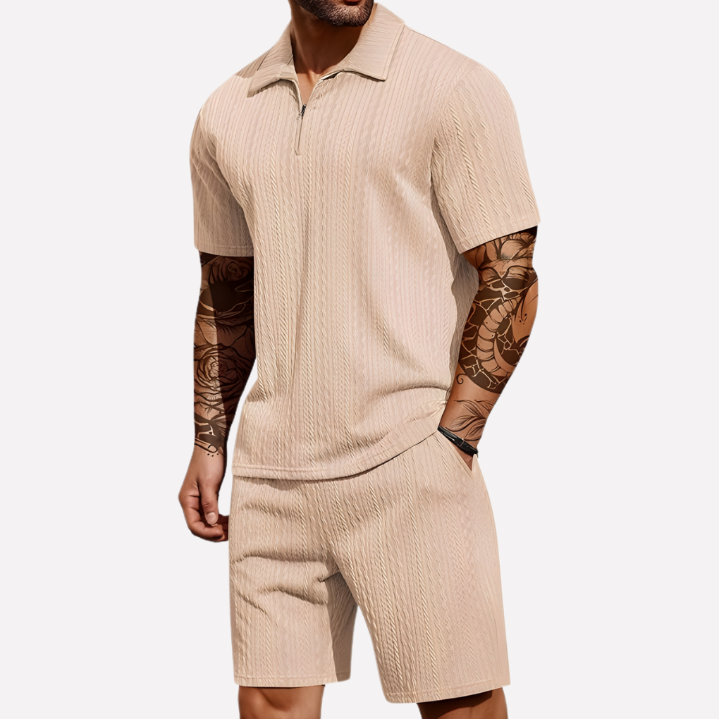 Struktureret polo med kvart lynlås og shorts-sæt