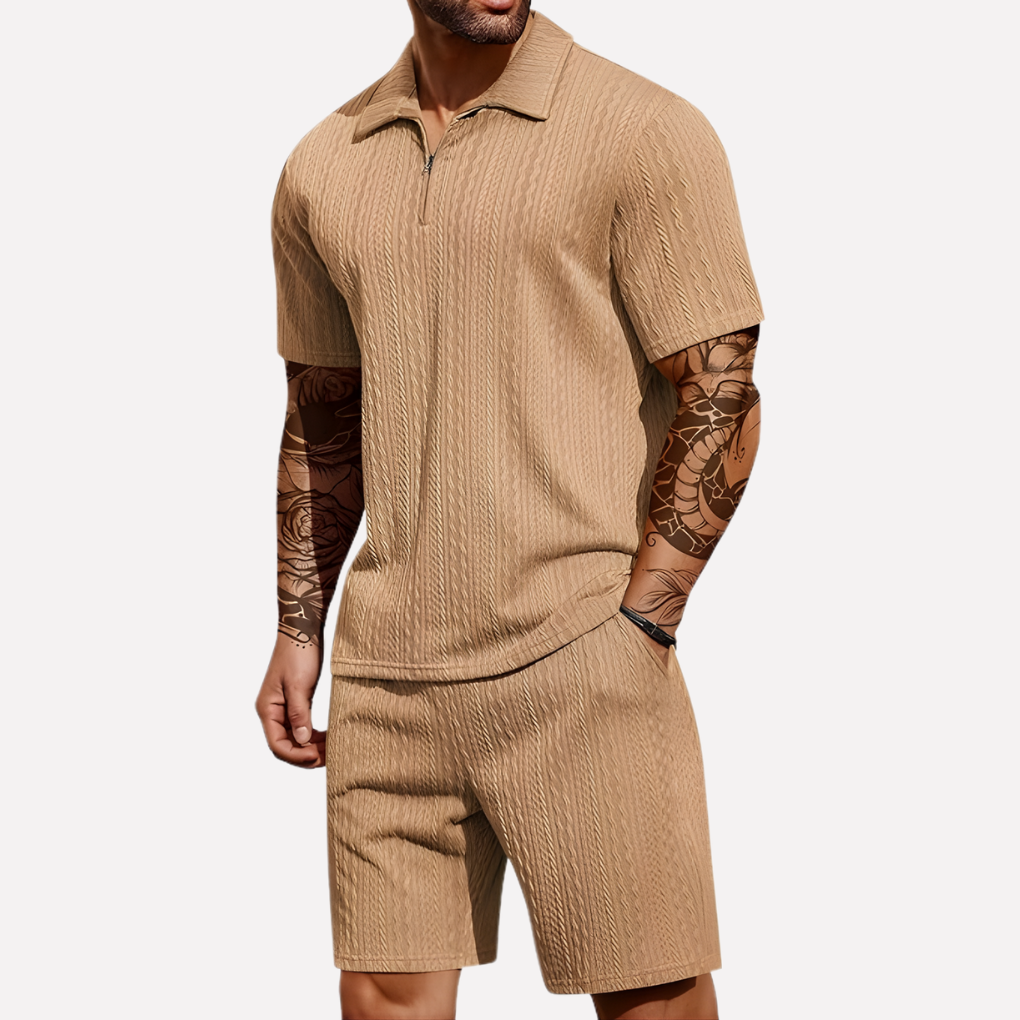 Struktureret polo med kvart lynlås og shorts-sæt