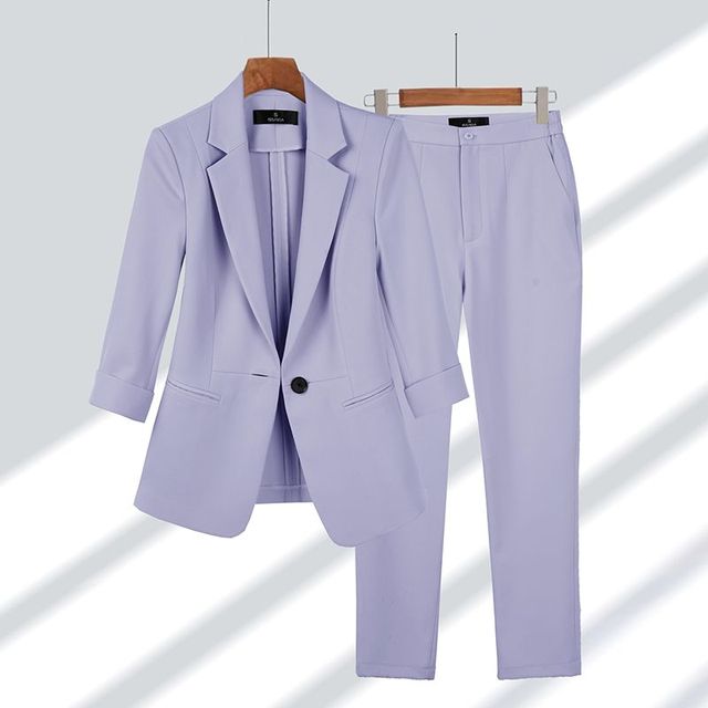 Todelt sæt med blazer og bukser til damer