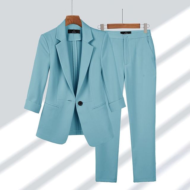 Todelt sæt med blazer og bukser til damer
